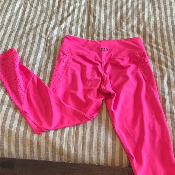 Women's Pink Leggings - Picture 2 of 2